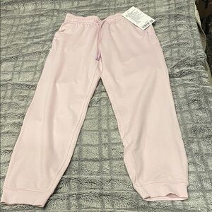 Lululemon size 2, soft jersey classic fit 7/8 joggers